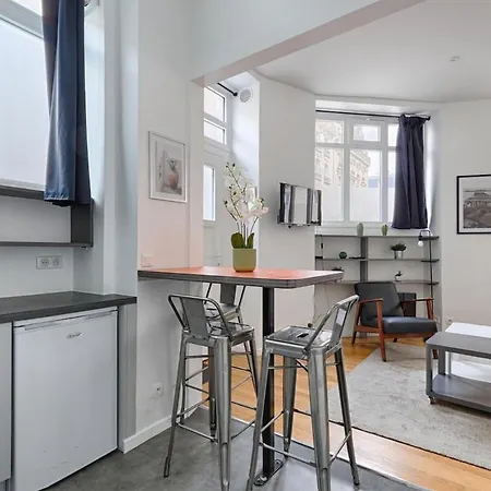 De Charme Au Coeur Des Batignolles * Paris
