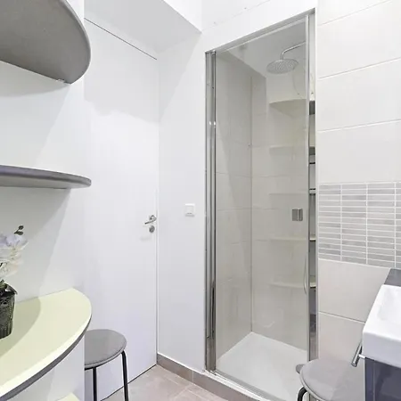 De Charme Au Coeur Des Batignolles